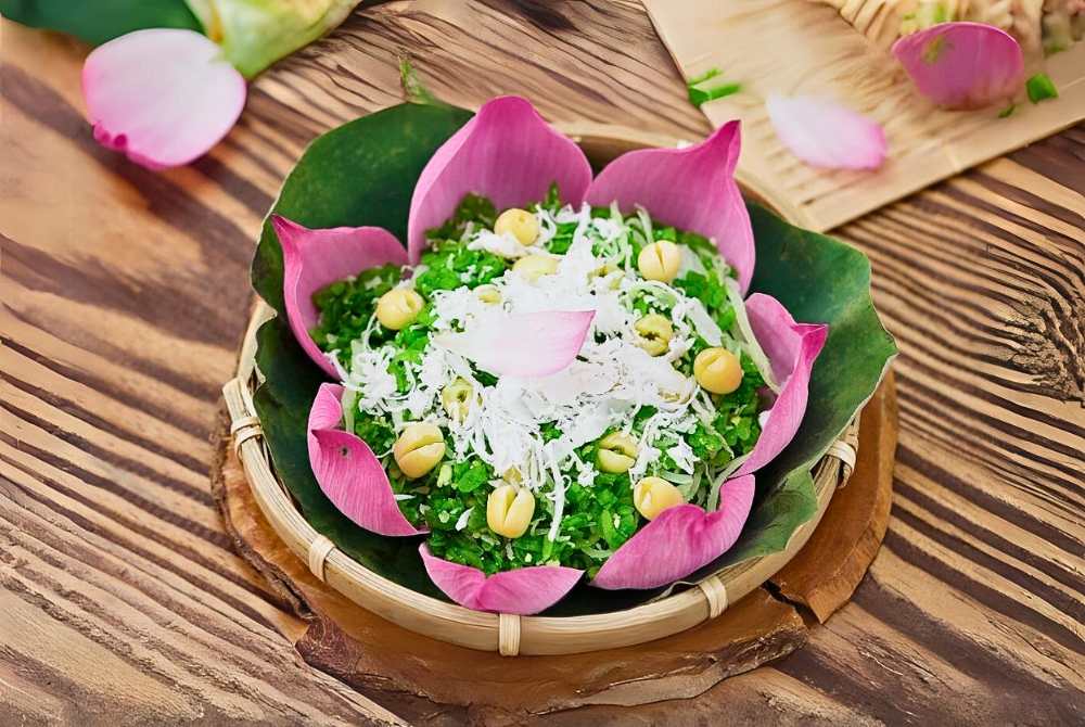Bạn trang trí thêm lá dứa, hoặc bông sen và rắc thêm dừa bào sợi để món ăn trở nên thơm ngon, hấp dẫn