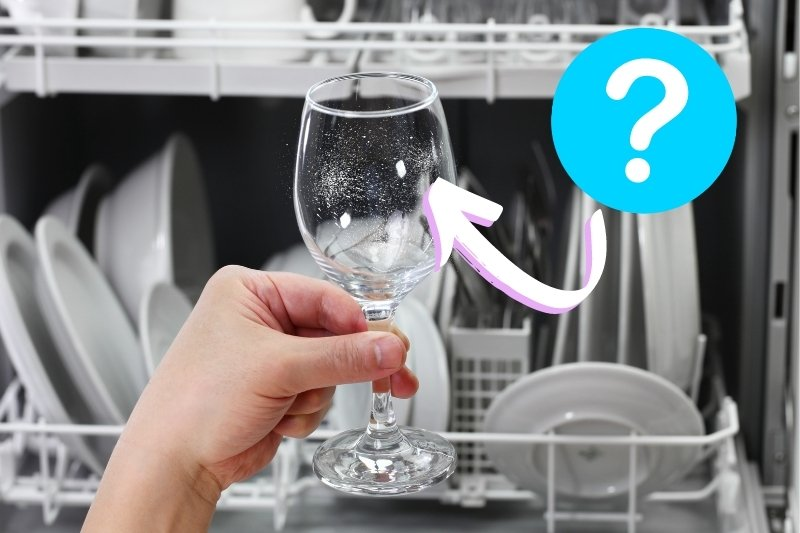 Bát đĩa có cặn trắng