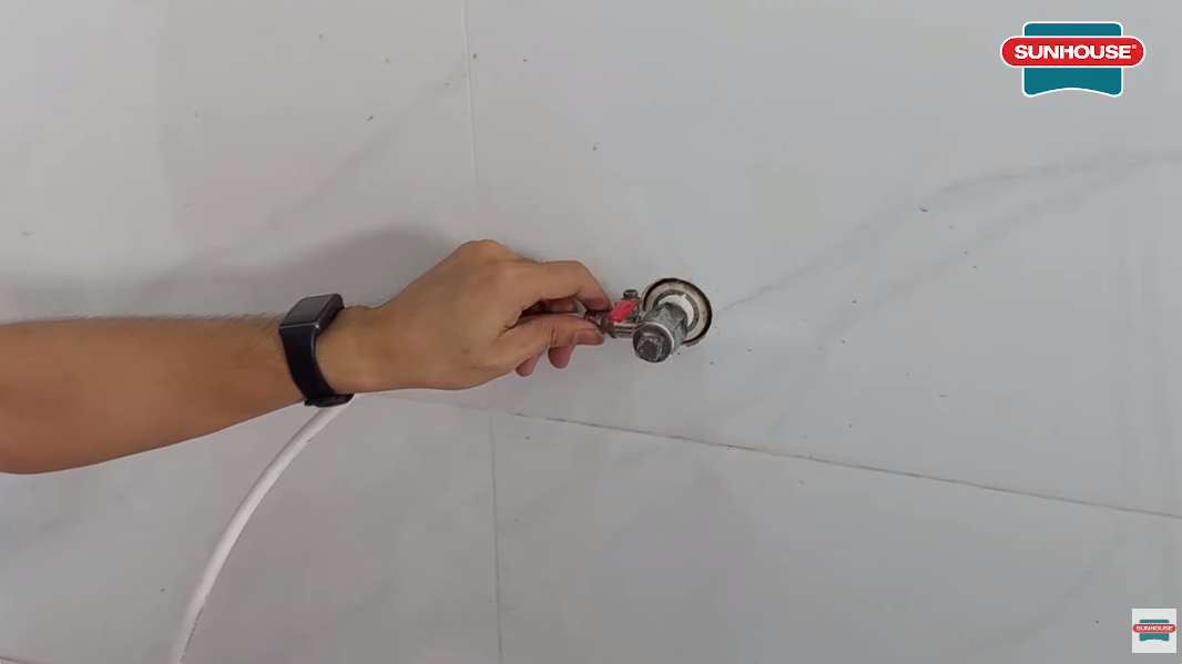 Lắp đường ống dẫn nước