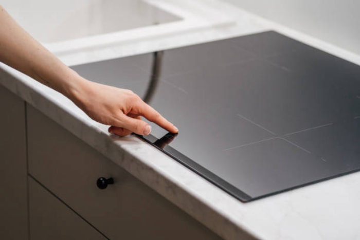 Nguồn điện yếu khiến bếp điện không lên nguồn