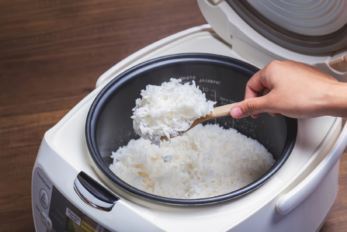 Nồi cơm điện tử có khả năng giữ ấm cơm trong khoảng 24 tiếng