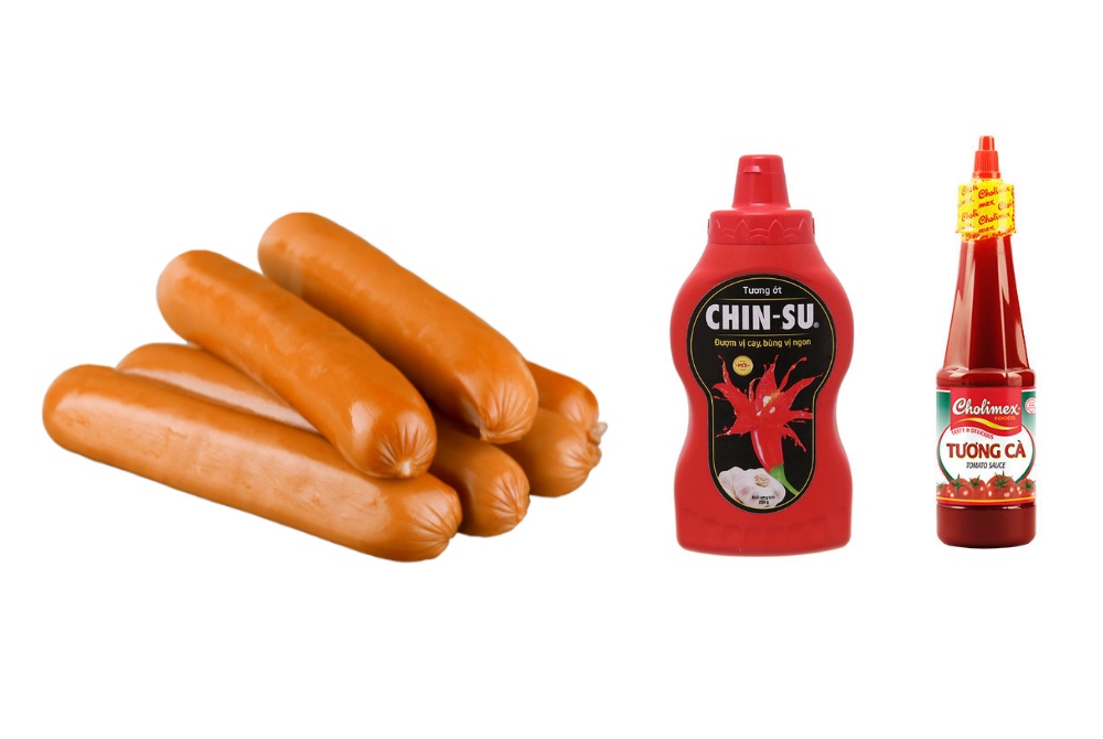 Để nướng xúc xích bằng nồi chiên không dầu cần chuẩn bị xúc xích cho 4 người ăn, tương cà và tương ớt