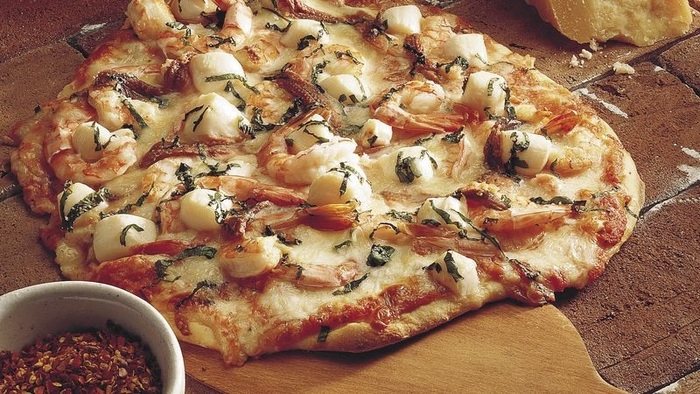 Pizza hải sản thơm ngon hấp dẫn với nguyên liệu vị ngọt tự nhiên 