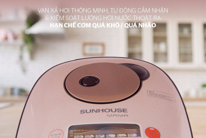 Nồi cơm điện SUNHOUSE được trang bị van xả hơi thông minh có khả năng tự điều chỉnh để kiểm soát áp suất trong nồi giúp cơm chín ngon đều và không dính đáy