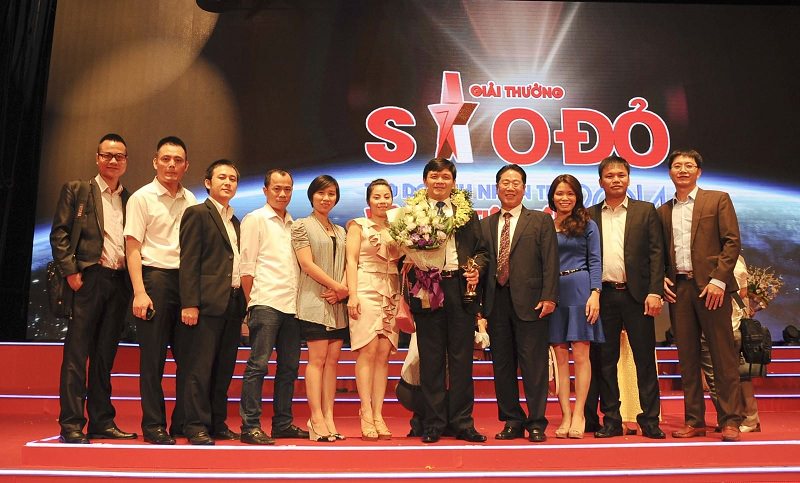 Lễ trao Giải thưởng Sao Đỏ - 100 Doanh nhân trẻ Việt Nam tiêu biểu 2014 2