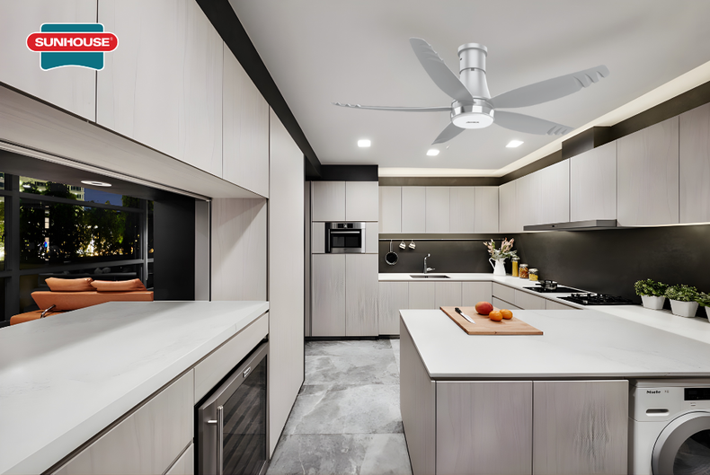 Quạt trần SUNHOUSE APEX APF7681G giúp không gian bếp nhìn cao và thoáng đãng hơn