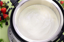 Cách làm sữa chua bằng nồi cơm điện tử 100% thành công, sánh mịn tuyệt đối